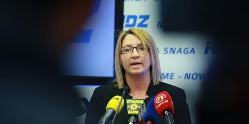 Zagreb – Sredisnjica HDZ a, konferencija za medije Vladin novi pocetak – Sigurni gubitak sredstava iz EU fondova i porazavajuci podaci Eurostata. Okupljenim novinarima obratili su se Ivana Maletic, zastupnica u EU parlamentu i prof.dr Zeljko Reiner. Photo Zagreb – Sredisnjica HDZ a, konferencija za medije Vladin novi pocetak – Sigurni gubitak sredstava iz EU fondova i porazavajuci podaci Eurostata. Okupljenim novinarima obratili su se Ivana Maletic, zastupnica u EU parlamentu i prof.dr Zeljko Reiner. Photo