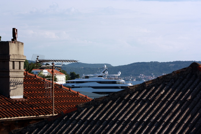 Superjahta “Eminence” u zadarskoj luci Superjahta “Eminence” u zadarskoj luci