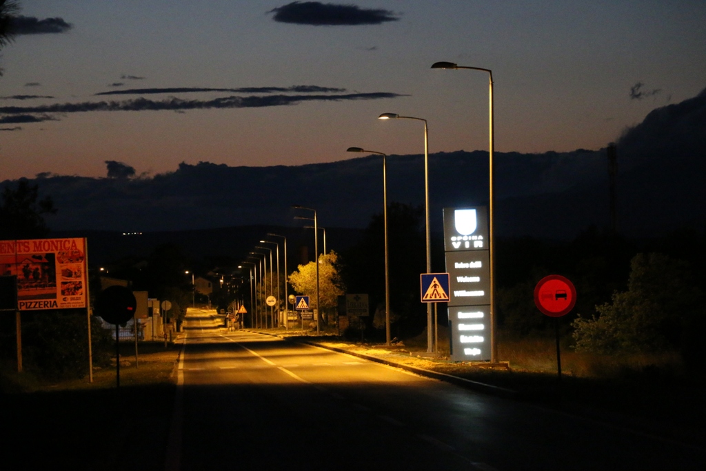Rekonstrukcija ceste D-306 na Viru: Zasvijetlilo od Virskog mosta do centra!
