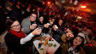 Deset tisuća posjetitelja uživalo u otvorenju Adventa u Zadru- koncertu Ivana Zaka i vatrometu