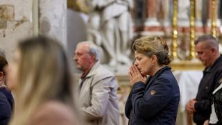 Nadbiskup Milan Zgrablić predvodio misu zadušnicu za Papu Franju Nadbiskup Milan Zgrablić predvodio misu zadušnicu za Papu Franju