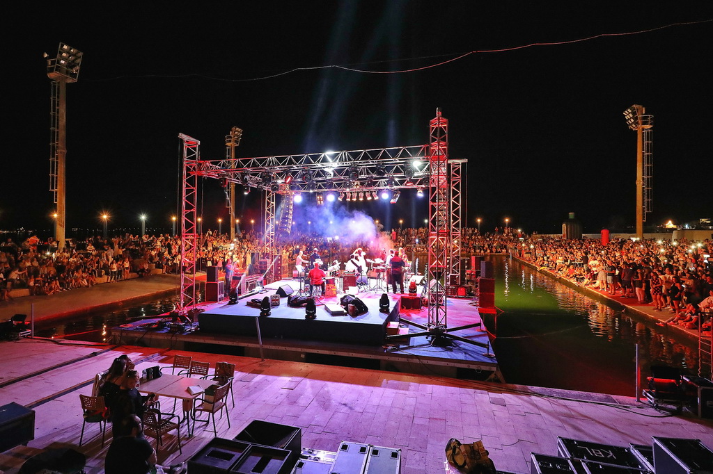 Čudesna Doris Dragović oduševila u Biogradu na Moru Čudesna Doris Dragović oduševila u Biogradu na Moru