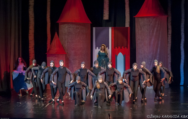 HNK Zadar: Bajka.hr Plesne udruge Gesta, Foto: Željko Karavida HNK Zadar: Bajka.hr Plesne udruge Gesta, Foto: Željko Karavida