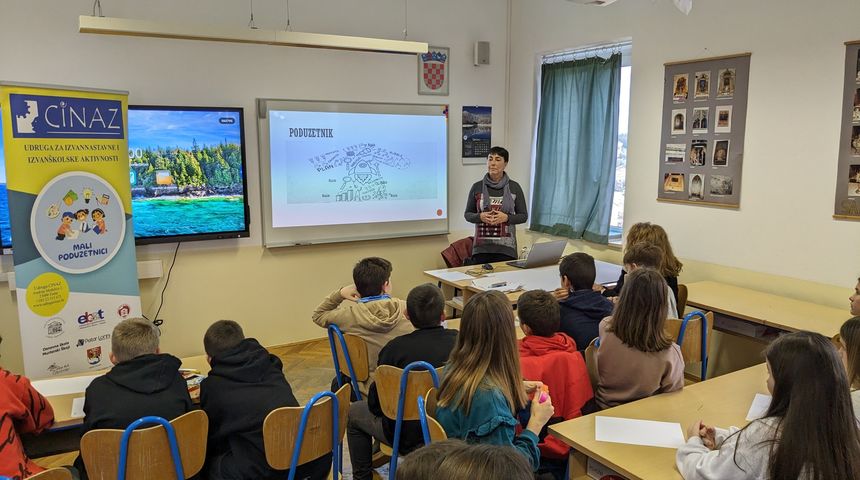 U Salima održan radionica “Poduzetnička početnica” koju je vodila Višnja Perin U Salima održan radionica “Poduzetnička početnica” koju je vodila Višnja Perin