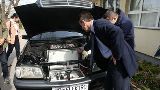 03.04.2014., Zadar – U Solarnom centru na Putu Murvice prezentirano je vozilo koje pokrece iskljucivo elektricna energija. Automobil su u cetiri mjeseca rada napravili ucenici Strukovne skole Vice Vlatkovica Valentino Raspovic, Andjelo Pastuovic i Toni 03.04.2014., Zadar – U Solarnom centru na Putu Murvice prezentirano je vozilo koje pokrece iskljucivo elektricna energija. Automobil su u cetiri mjeseca rada napravili ucenici Strukovne skole Vice Vlatkovica Valentino Raspovic, Andjelo Pastuovic i Toni