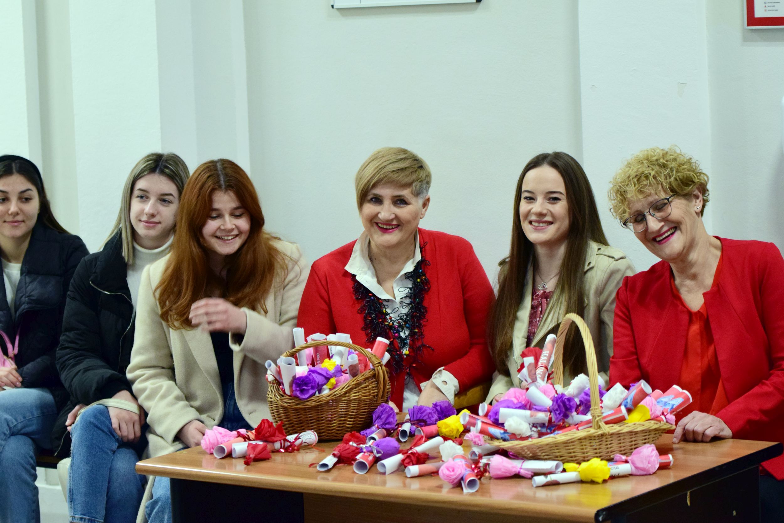 U Zadru obilježen Dan crvenih haljina