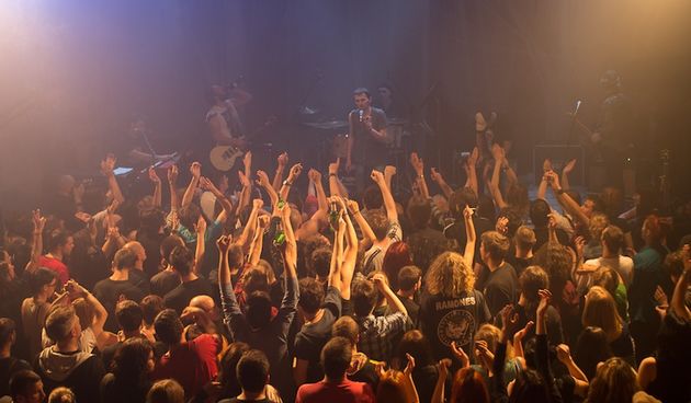 Nakon Porina, Goran Bare i Majke održali su slavljenički koncert u prepunoj Stereo dvorani u Rijeci.