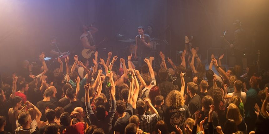 Nakon Porina, Goran Bare i Majke održali su slavljenički koncert u prepunoj Stereo dvorani u Rijeci.