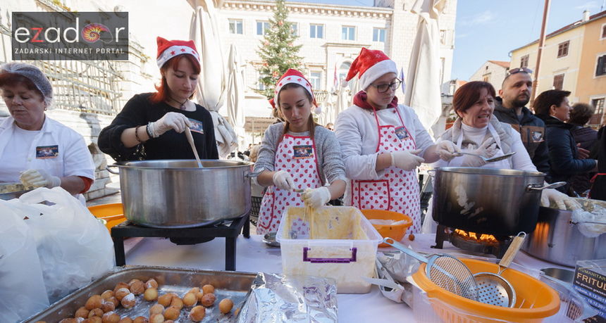 Đir po gradu, subotnja špica 16. prosinca 2017. Fritule, Fritulijada Đir po gradu, subotnja špica 16. prosinca 2017. Fritule, Fritulijada