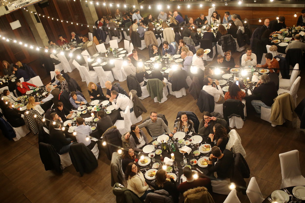 Talijanski agenti i novinari na gala večeri u Arsenalu