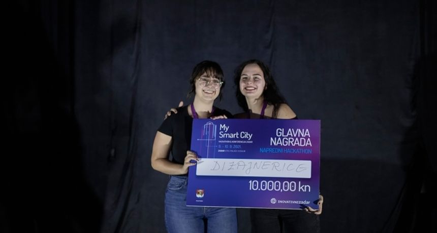 Matea Klešnik i Petra Božajić