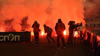 Bakljada i neredi na utakmici Hajduk – Dinamo