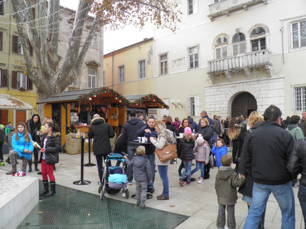 OLYMPUS DIGITAL CAMERA OLYMPUS DIGITAL CAMERA