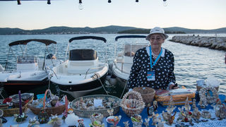 11. Gastol stol na biogradskoj rivi. Foto: Vinko Pešić 11. Gastol stol na biogradskoj rivi. Foto: Vinko Pešić