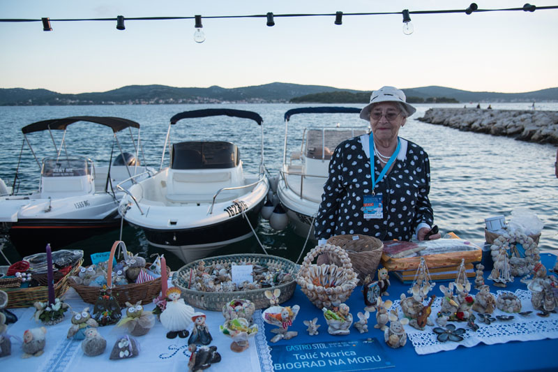 11. Gastol stol na biogradskoj rivi. Foto: Vinko Pešić 11. Gastol stol na biogradskoj rivi. Foto: Vinko Pešić