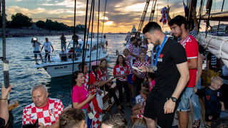 Veličanstven doček četvorice zadarskih Vatrenih od Gradskog mosta do Foruma