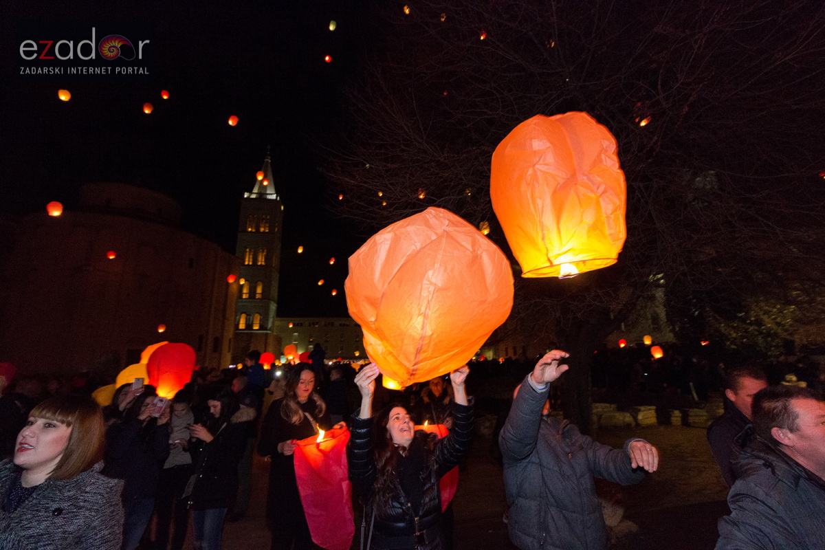 Humanitarni svjetlosni spektakl “Zaželi ljubav” na zadarskom Forumu, 18. veljače 2017. Humanitarni svjetlosni spektakl “Zaželi ljubav” na zadarskom Forumu, 18. veljače 2017.