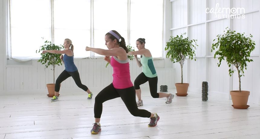 Puni ste energije koju morate “isprazniti”? Odradite ovaj polusatni trening kod kuće Puni ste energije koju morate “isprazniti”? Odradite ovaj polusatni trening kod kuće