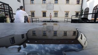 Siniša Labrović: Performans “Poštovani gospodine predsjedniče, možete me poljubiti u guzicu” Siniša Labrović: Performans “Poštovani gospodine predsjedniče, možete me poljubiti u guzicu”