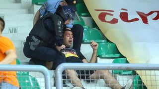 Intervencija policije na tribini s navijačima Zadra na utakmici Cibone i Zadra (80-71). Photo: Goran Stanzl/PIXSELL Intervencija policije na tribini s navijačima Zadra na utakmici Cibone i Zadra (80-71). Photo: Goran Stanzl/PIXSELL