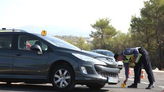 Dvoje ozlijeđenih u sudaru dva automobila na vodičkoj obilaznici, intervenirali i vatrogasci Dvoje ozlijeđenih u sudaru dva automobila na vodičkoj obilaznici, intervenirali i vatrogasci