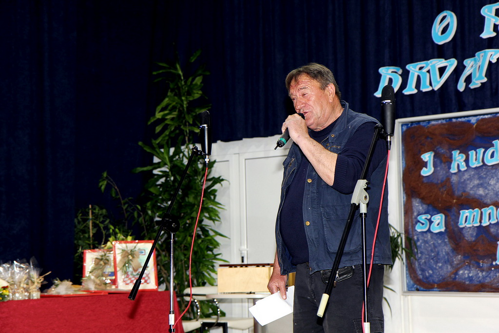 OŠ Smiljevac: Obilježena 50. godina Deklaracije o nazivu i položaju hrvatskoga jezika OŠ Smiljevac: Obilježena 50. godina Deklaracije o nazivu i položaju hrvatskoga jezika