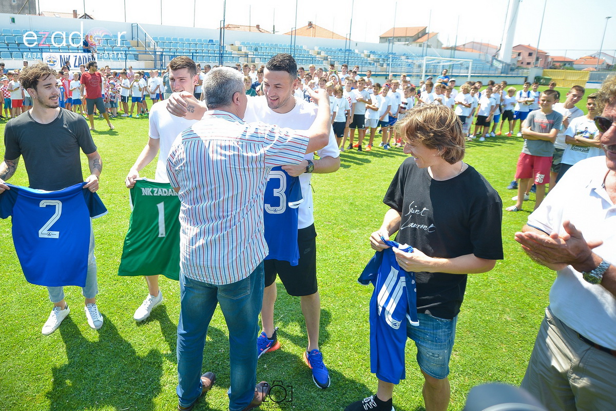 Zadarska vatrena četvorka na Stanovima se družila s mladim zadarskim nogometašima