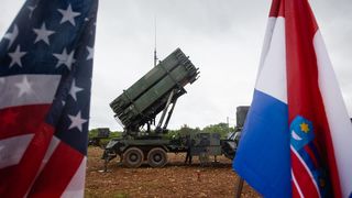 Prezentacija američkog sustava protuzračne obrane Patriot u Zemuniku Prezentacija američkog sustava protuzračne obrane Patriot u Zemuniku