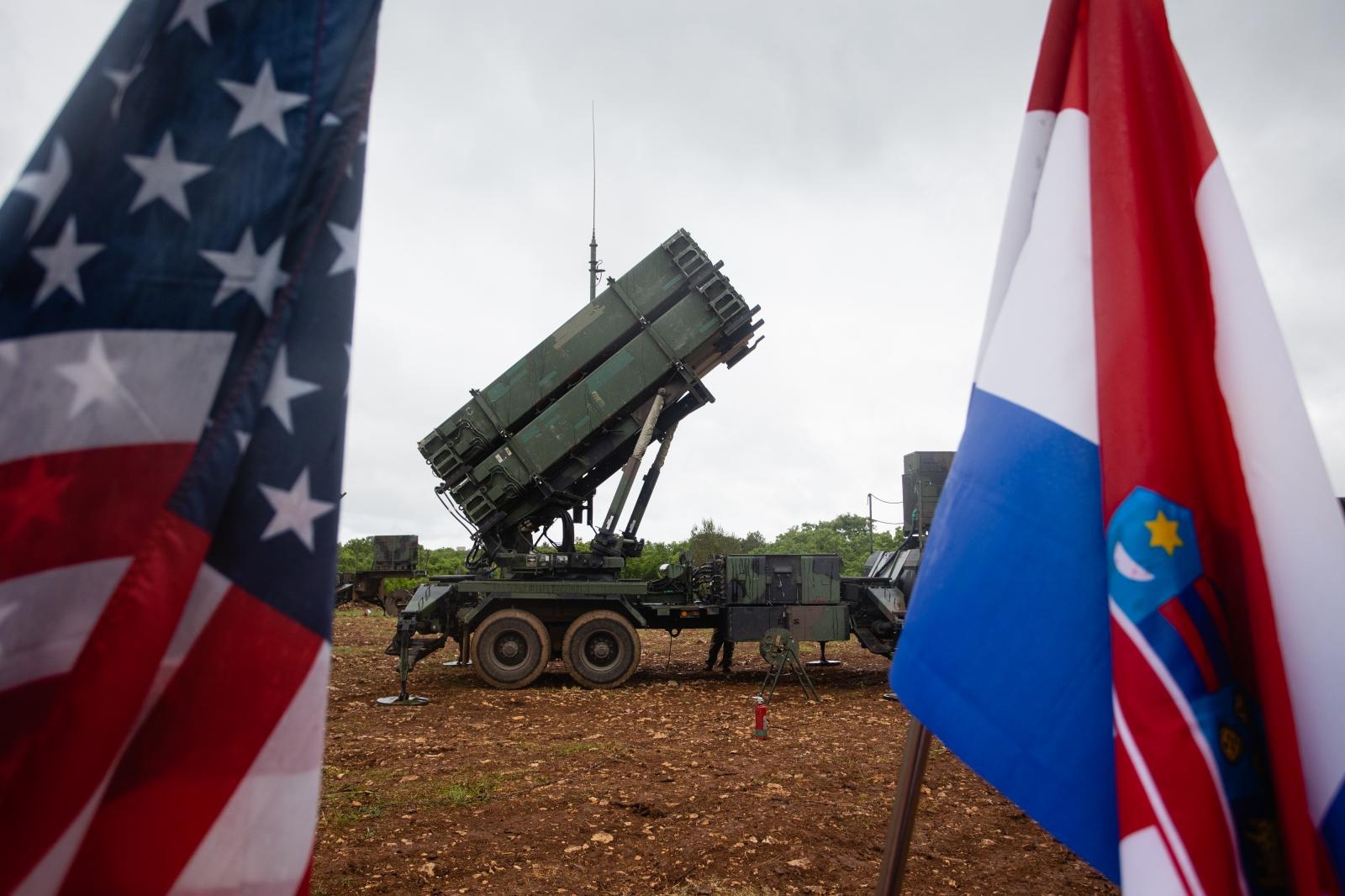 Prezentacija američkog sustava protuzračne obrane Patriot u Zemuniku Prezentacija američkog sustava protuzračne obrane Patriot u Zemuniku