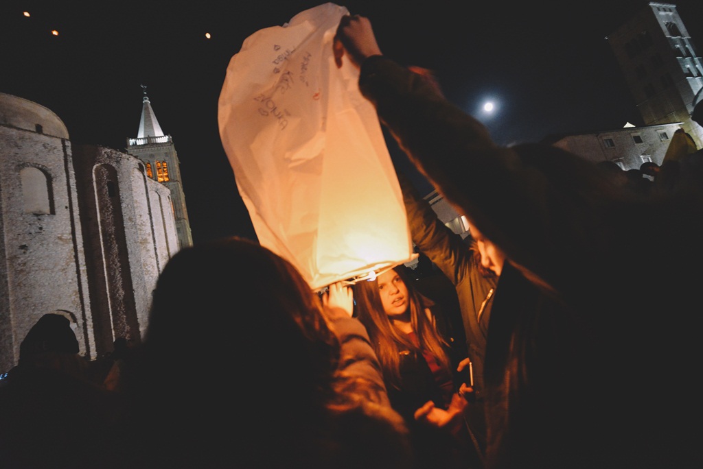 Humanitarni svjetlosni spektakl “Zaželi ljubav” na zadarskom Forumu 21. veljače 2016. Foto: Iva Perinčić Humanitarni svjetlosni spektakl “Zaželi ljubav” na zadarskom Forumu 21. veljače 2016. Foto: Iva Perinčić