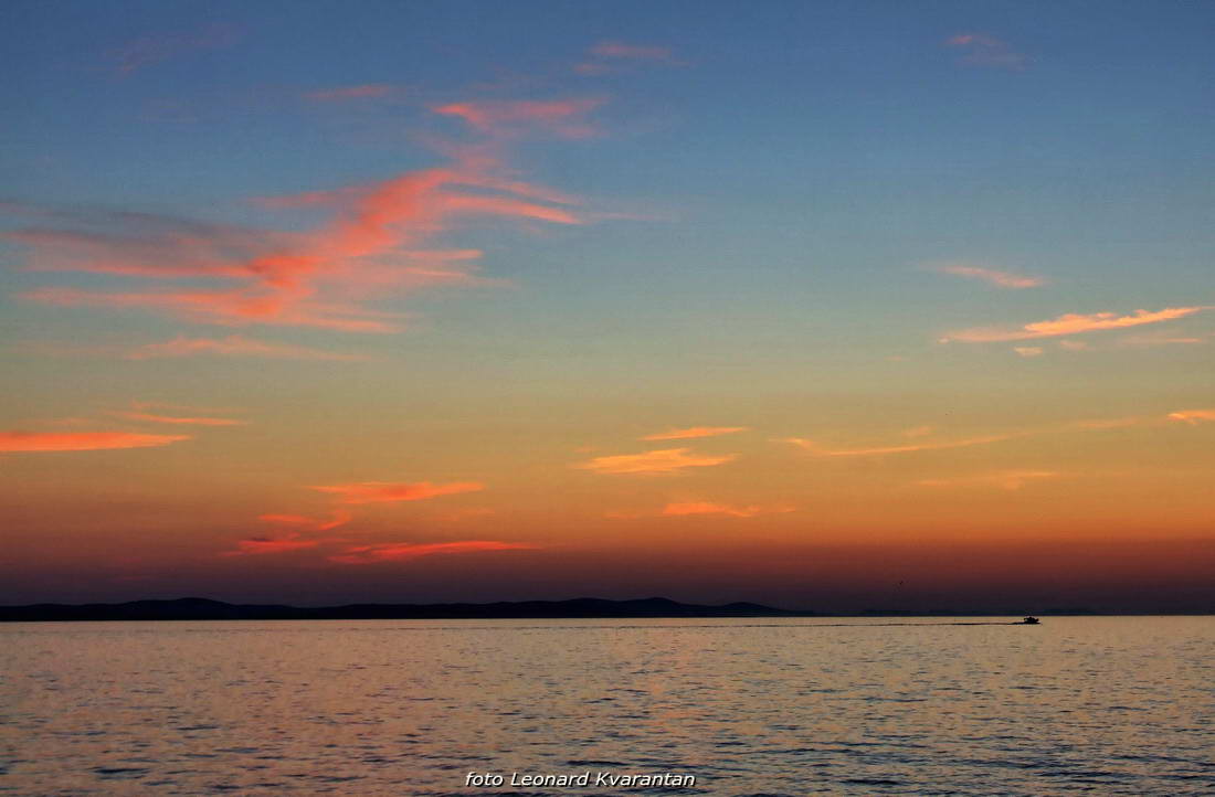 Križ, zalazak Puntamika, foto: Leonard Kvarantan Križ, zalazak Puntamika, foto: Leonard Kvarantan