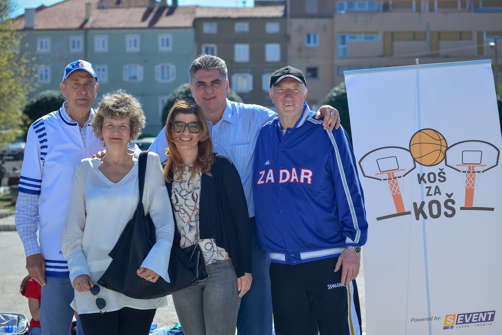 Basket na Forumu: Košarkaške legende protiv mlađih uzrasta KK Zadar Basket na Forumu: Košarkaške legende protiv mlađih uzrasta KK Zadar