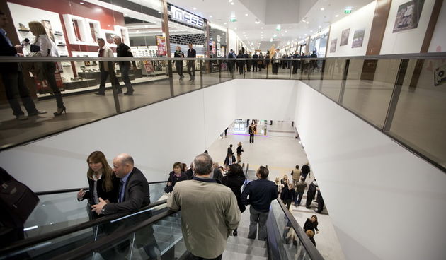 Osijek, 230311.
Veceras je u Osijeku svecano otvoren najveci regionalni trgovacki centar Portanova koji se prostire na povrsini od 80 tisuca kvadrata.U Portanovi ce biti otvoreno preko 100 trgovina koje ce zaposljavati vise od tisucu djelatnika a u cijeli