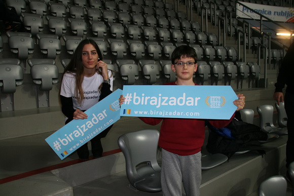 Košarkaši i navijači KK Zadar podržali akciju #birajzadar Košarkaši i navijači KK Zadar podržali akciju #birajzadar