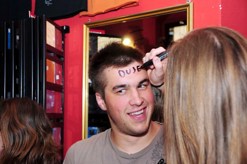 Finalisti HTZ-a Duje i Vilibald u Dallas Music Shopu, Foto: Ivan Dilber