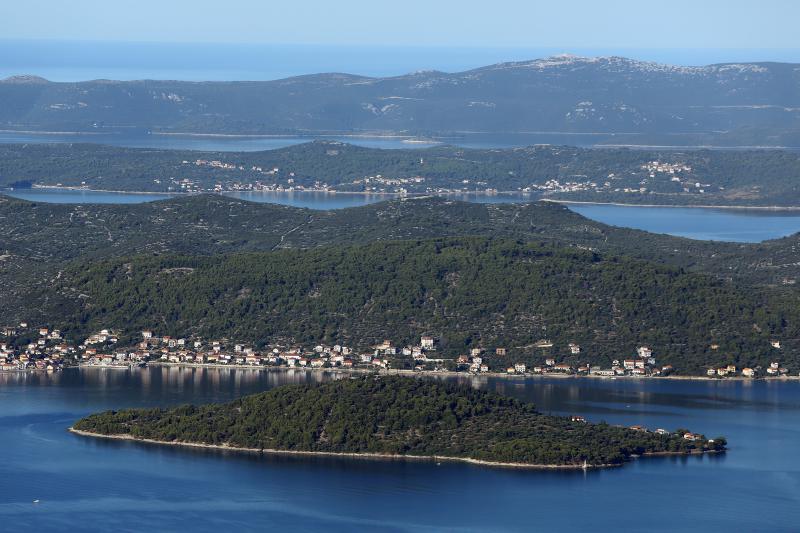 01.08.2013., Zadar – Fotografije panoramskog leta od Zadra do Medulina. Photo: Filip Brala/PIXSELL Autor  Filip Brala/PIXSELL KLJUČNE RIJEČI  let, panorama, grad Zadar, zracni snimak, Jadran, arhipelag, more, avion