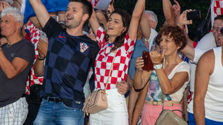 Veličanstven doček četvorice zadarskih Vatrenih od Gradskog mosta do Foruma