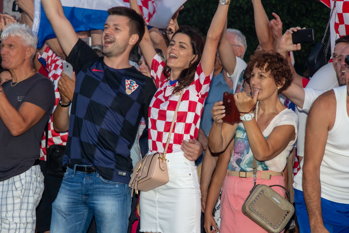 Veličanstven doček četvorice zadarskih Vatrenih od Gradskog mosta do Foruma