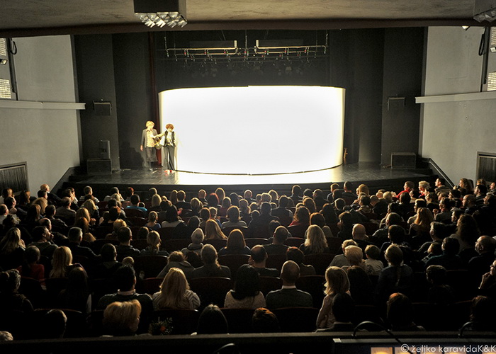 Plesna udruga Gesta: Božićni šoping u SuperOvoj, Foto: Željko Karavida Plesna udruga Gesta: Božićni šoping u SuperOvoj, Foto: Željko Karavida