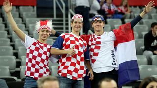 Fantastična atmosfera u Areni: dobro raspoloženi navijači ‘nose’ naše igrače protiv Norveške Fantastična atmosfera u Areni: dobro raspoloženi navijači ‘nose’ naše igrače protiv Norveške