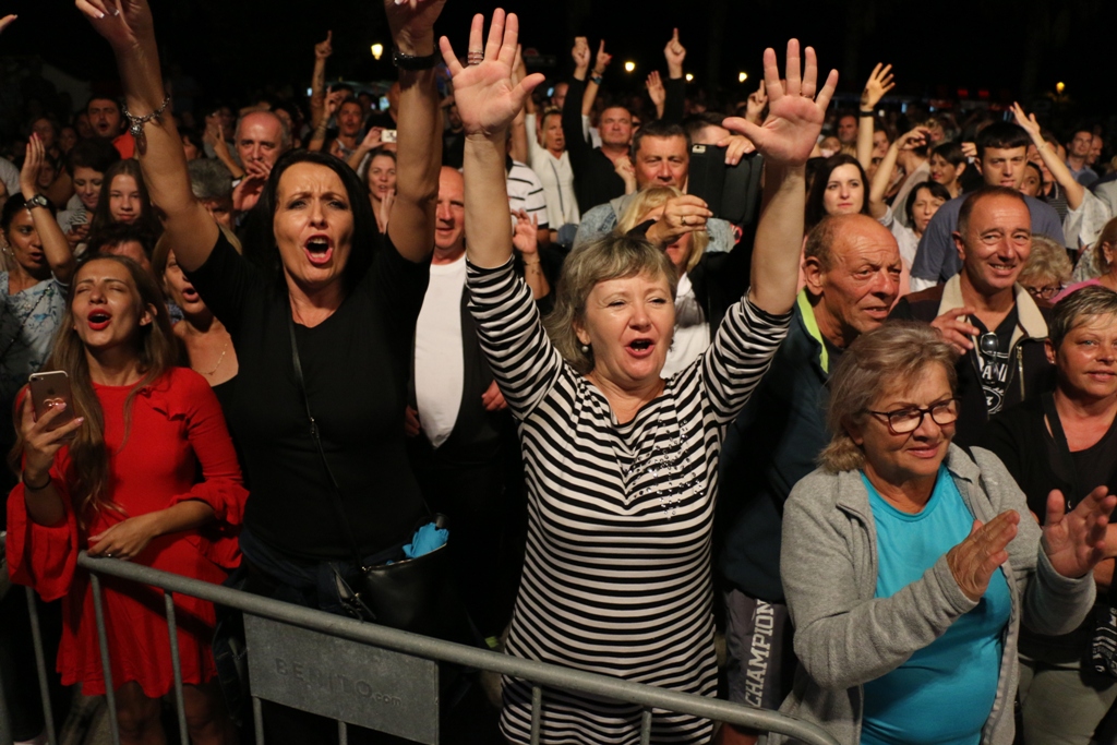 Tony Cetinski priredio spektakl za kraj Virskog ljeta
