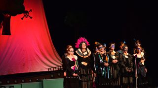 Kazališna udruga “Igrajmo se” u HNK Zadar premijerno je izvela predstavu Petar Pan