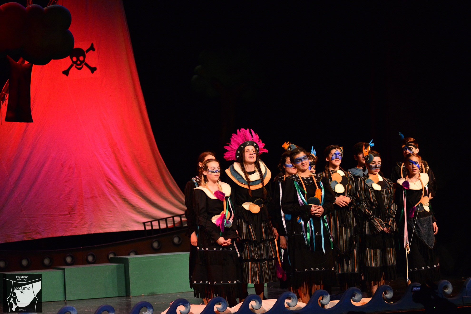 Kazališna udruga “Igrajmo se” u HNK Zadar premijerno je izvela predstavu Petar Pan