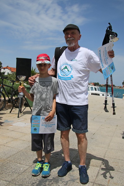 Gospodar OTOKA – uspon na Sv. Mihovil – Najstariji i najmla Gospodar OTOKA – uspon na Sv. Mihovil – Najstariji i najmla