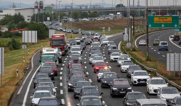 Zagreb: Kolona od sedam kilometara na naplatnoj postaji Lučko u smjeru mora
