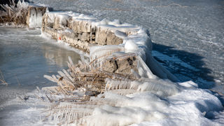 Debeli minusi i orkanska bura zaledili Vransko jezero Debeli minusi i orkanska bura zaledili Vransko jezero