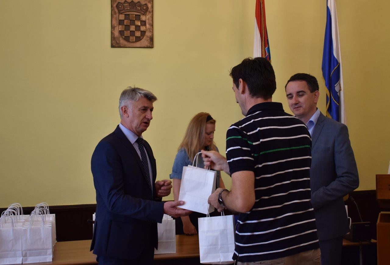 Prijem za nagrađivane učenike osnovnih i srednjh škola