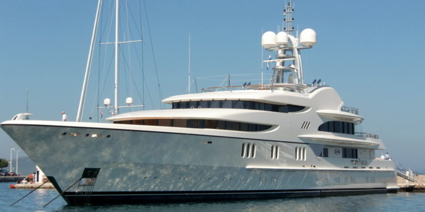 Jedrenjak Salute i superhajta Anna u zadarskoj marini, Foto: Mladen Malik Jedrenjak Salute i superhajta Anna u zadarskoj marini, Foto: Mladen Malik