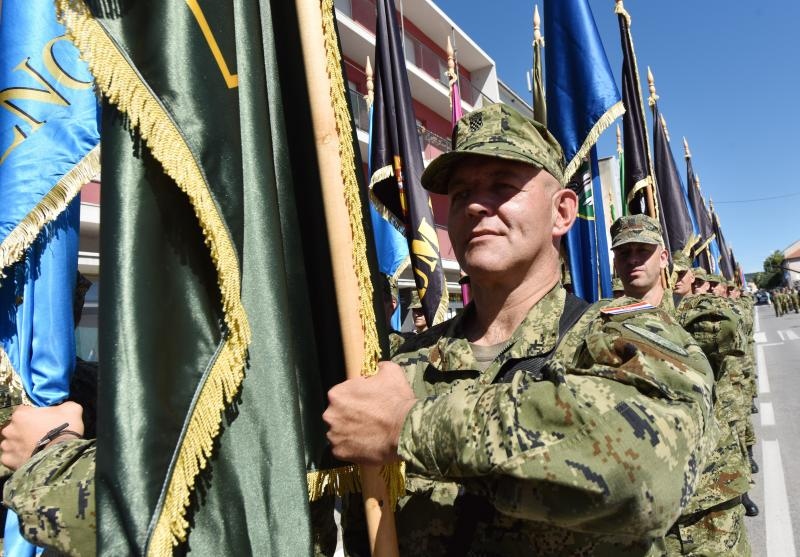 Knin: Generalna proba mimohoda uoči sutrašnje proslave 21. obljetnice VRA Oluja Knin: Generalna proba mimohoda uoči sutrašnje proslave 21. obljetnice VRA Oluja