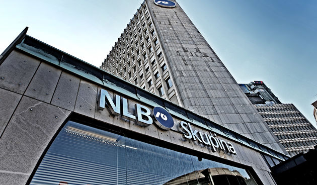 slovenija 08.03.2011 NLB, zastave, napis, Nova Ljubljanska Banka Trg republike, Ljubljana, foto: Bostjan Tacol